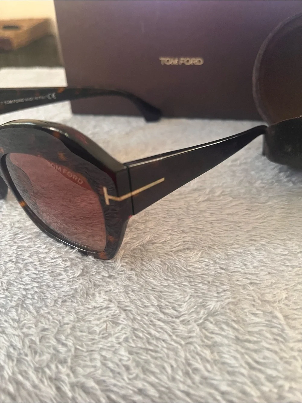 Tom Ford “Emmanuelle”Women Tortoise frame Sunglasses with Gradient Brown Lenses - Picture 3 of 6